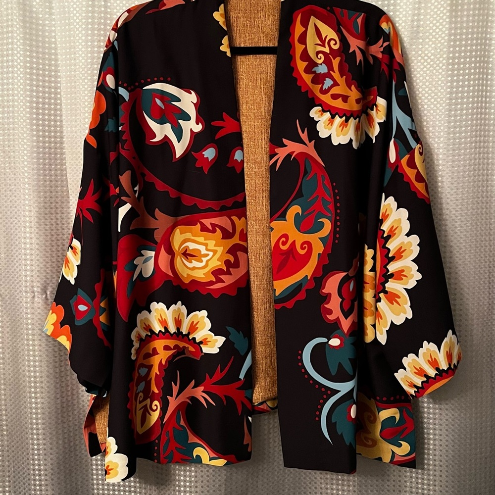 Chico's Black Floral Paisley Short Kimono